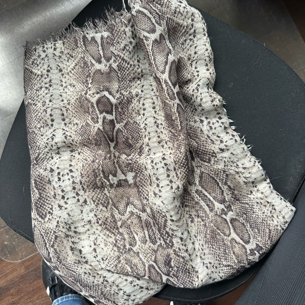 Snake Print thin scarf